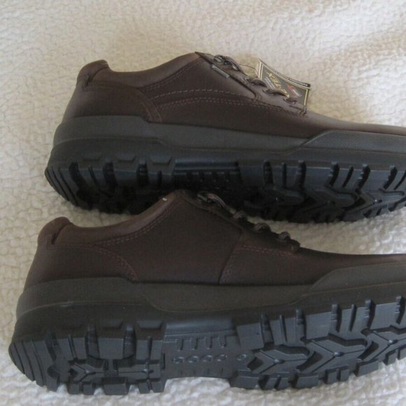 NEW IN BOX ECCO Track 6 GORETEX Men Low Boots Brown/Coffee size EU43(US 9-9.5)